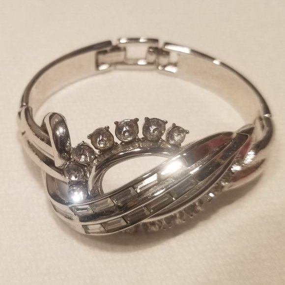 Dazzling mid-century signed Trifari bracelet - Picture 2 of 13